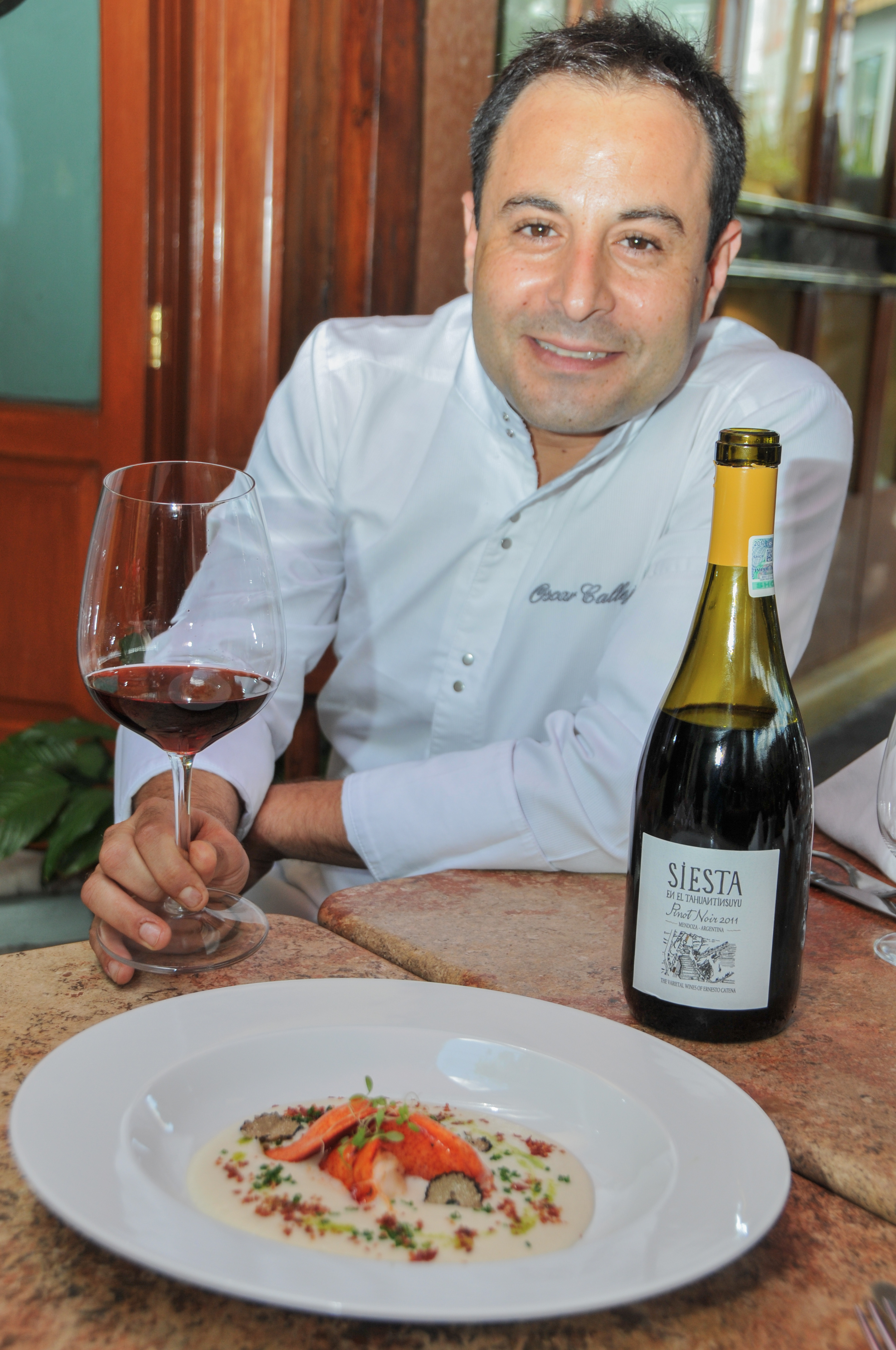 CHEF OSCAR CALLEJA VINO SIESTA PINOT NOIR DE ERNESTO CATENA