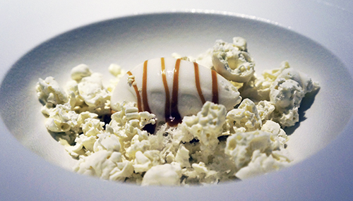 Palomitas de manzanilla con miel, yogurt y romero