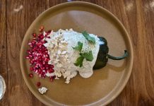 Maridaje mexicano: ¿con qué se acompaña el chile en nogada?